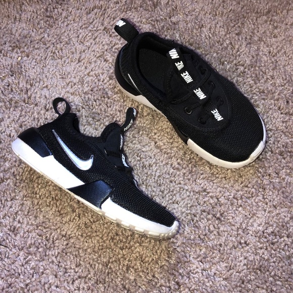 Nike Other - Girl tennis shoes Nike Other - Girl tennis shoes